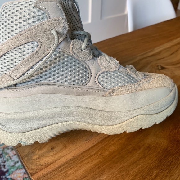 Yeezy Desert Boots - Salt - Picture 5 of 14